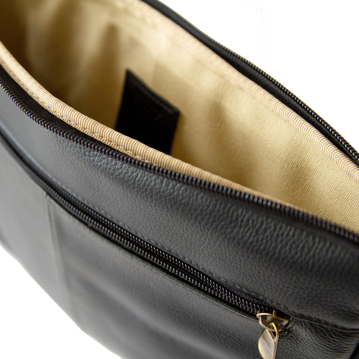 Hunt Tablet Sleeve - Black